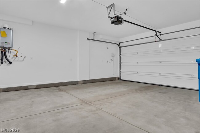 Building Photo - 5772 Avondale Rise Wy
