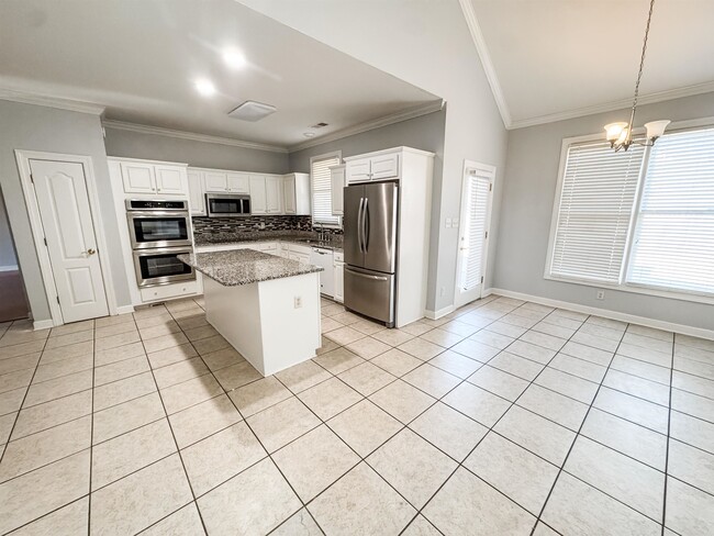 Building Photo - 472 Hunters Mill Cove