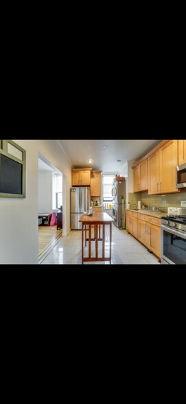 Building Photo - 1131 Washington St