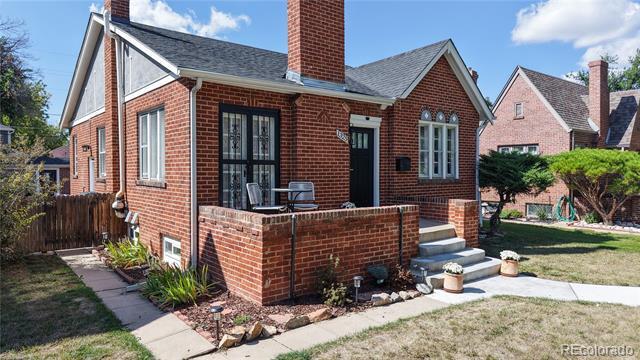 Building Photo - 1325 Dahlia St