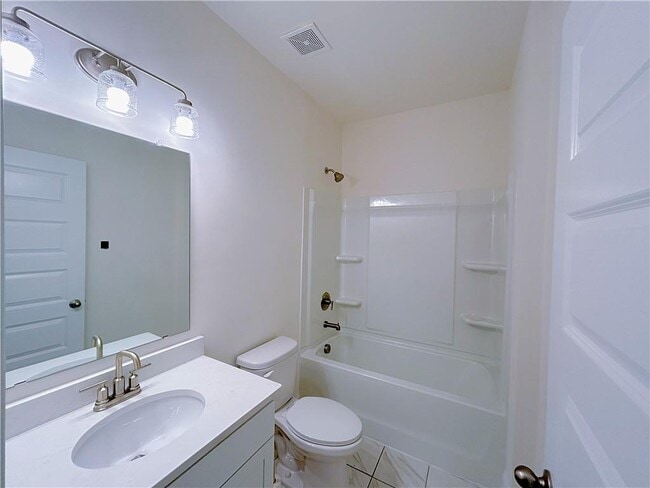 Building Photo - 1297 Ascot Ter