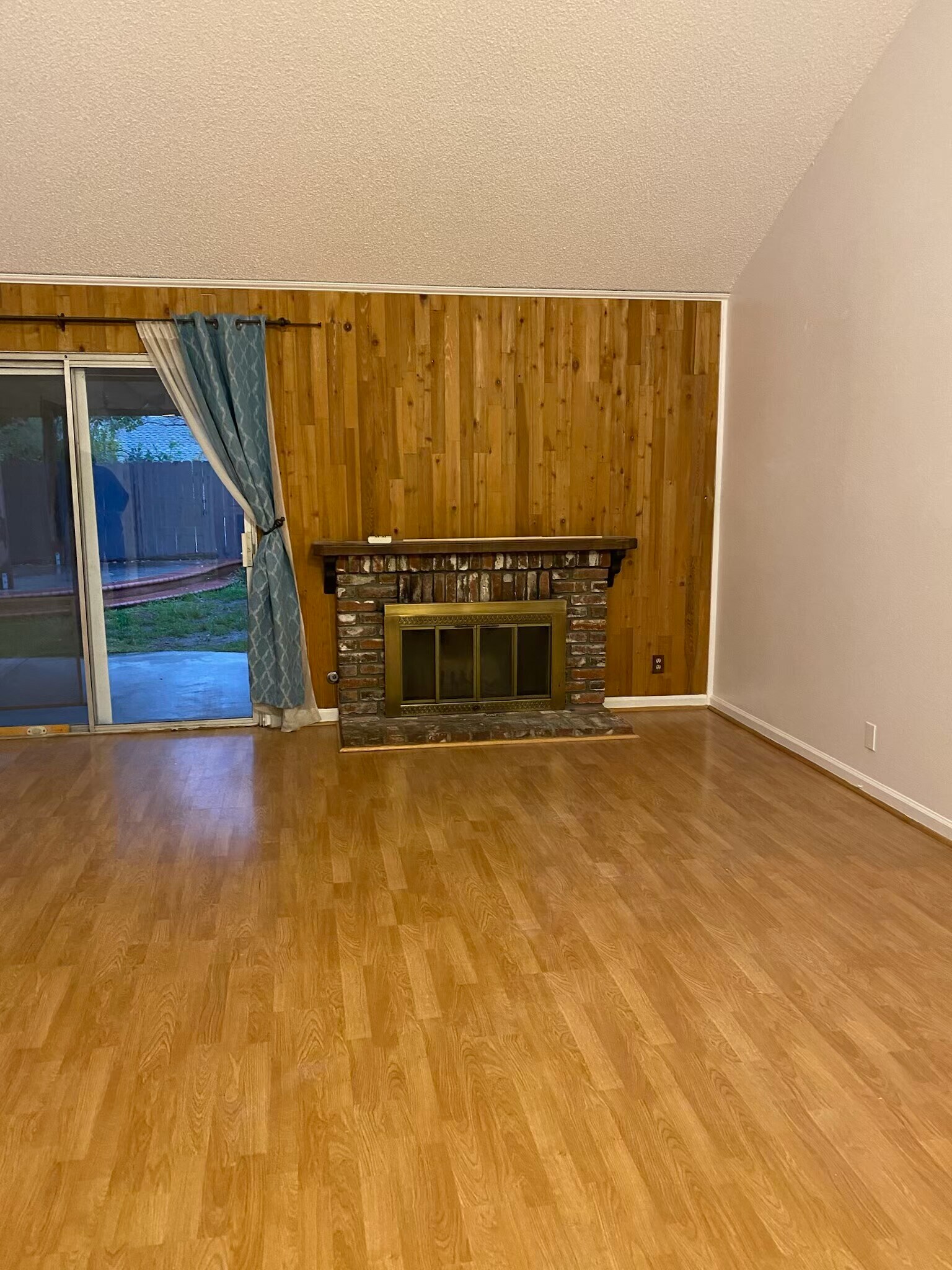 Building Photo - 8553 Richwood Dr