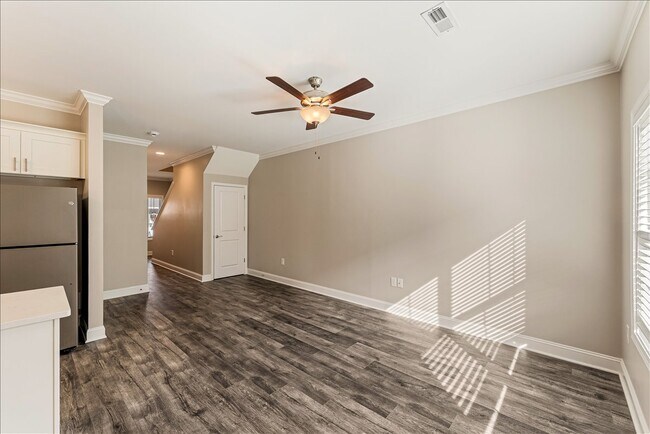 Building Photo - 415 Flt Rdg Wy