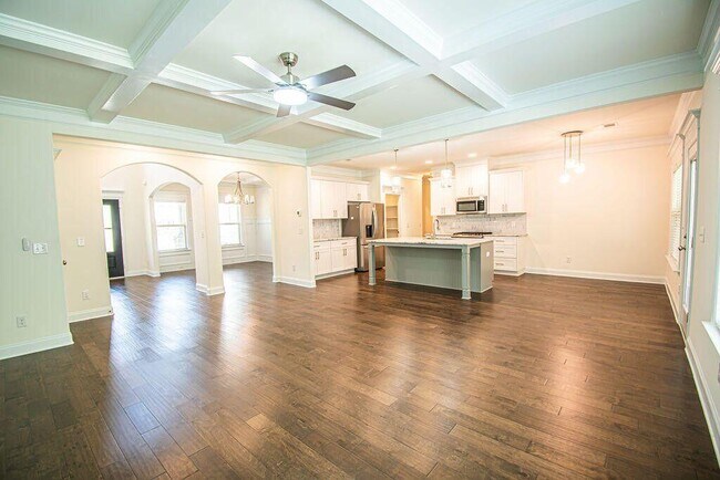 Building Photo - 1609 Lindley Ln