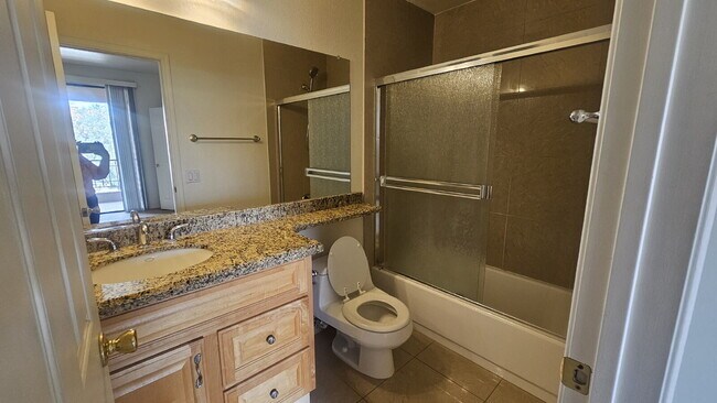 Building Photo - "Experience Tranquil Living: Beautiful 2-Bed, 2-Bath Condo with amazing amenities in Scottsdale!"