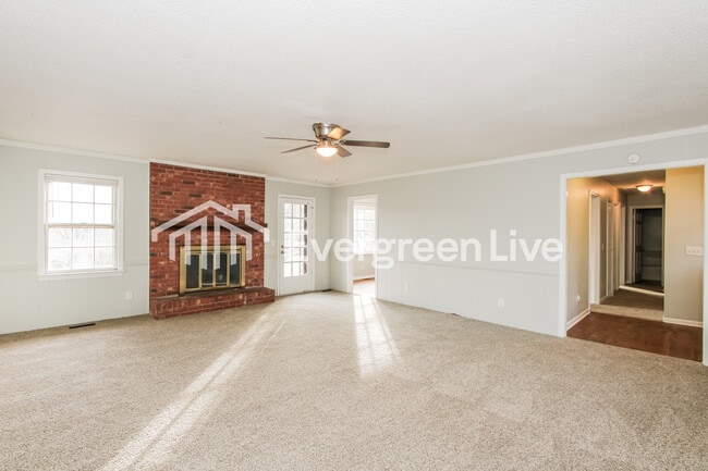 Building Photo - 213 Andover Cir