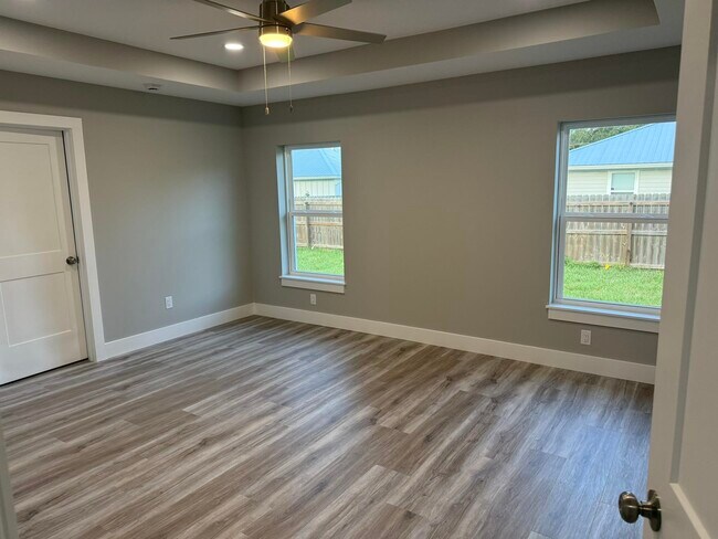 Building Photo - 107 Lobelia Rd
