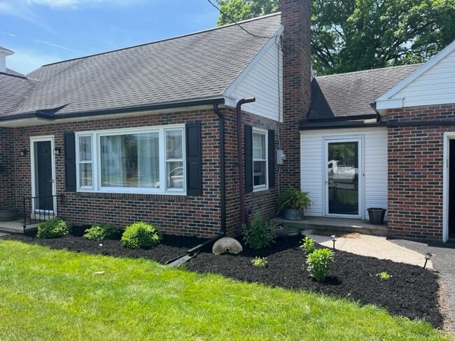 Building Photo - 130 N Grant St