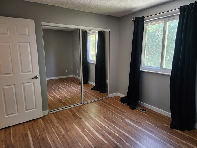 Building Photo - 7834 Greenbriar Cir