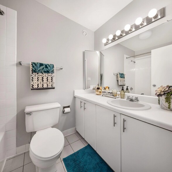 Building Photo - 454 E Ohio St