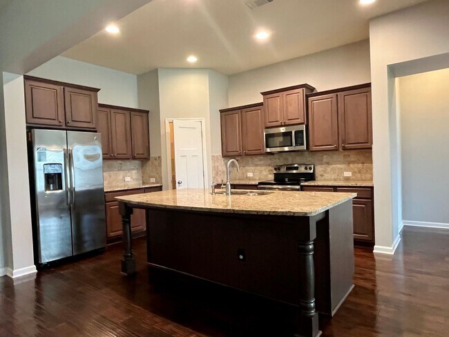 Building Photo - Deer Creek - 4BR/ 2 story/ 2500+SQFT