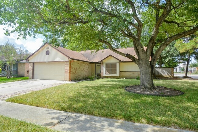 Building Photo - 19331 Nasworthy Dr