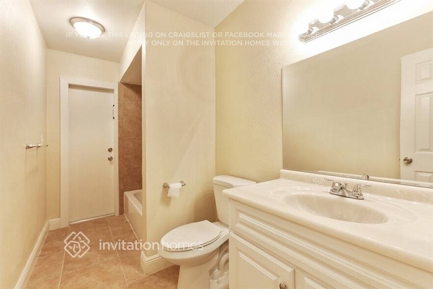 Building Photo - 10320 NW 18th Pl