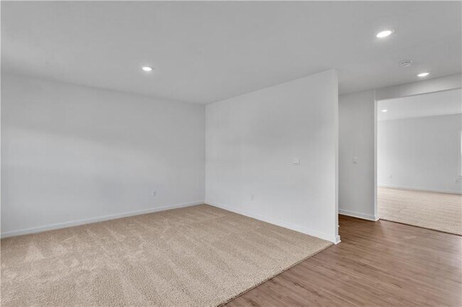 Building Photo - 315 William Dr
