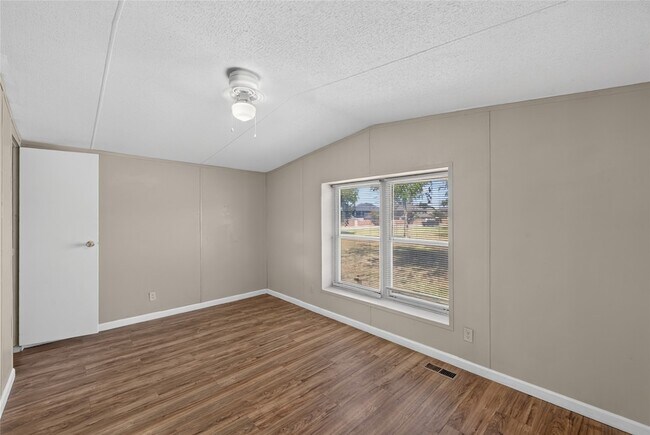 Building Photo - 1341 Flying L Ln