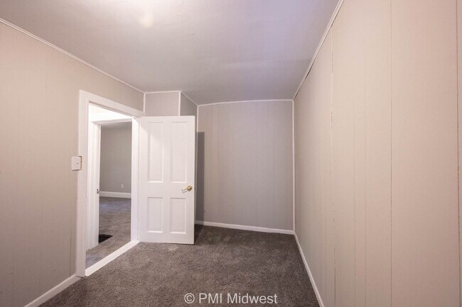 Building Photo - "Spacious 4-Bedroom Haven in Indianapolis – Your Perfect 1,444 Sq Ft Retreat!"