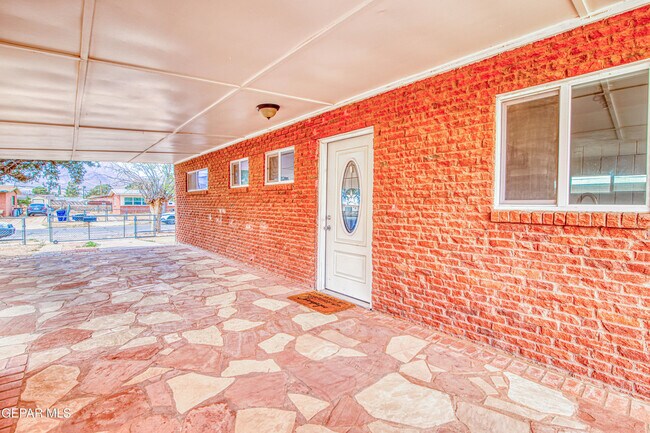 Building Photo - 8818 Mt Elbert Dr