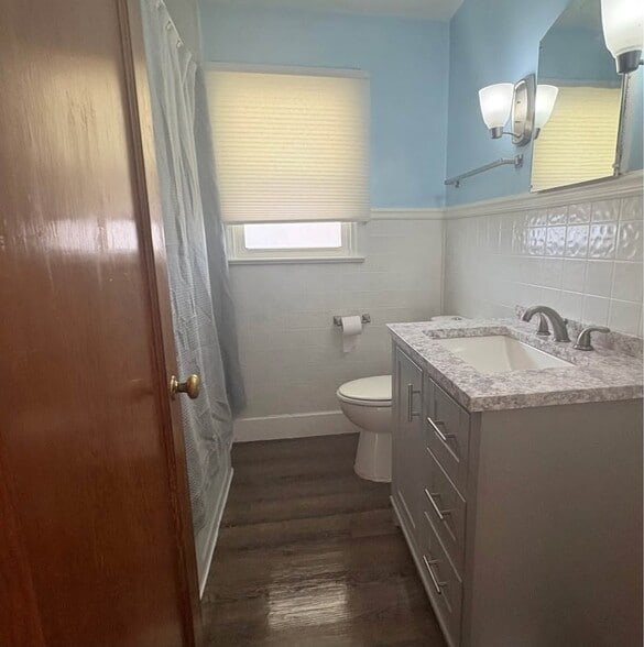 Building Photo - 1620 E 18th St