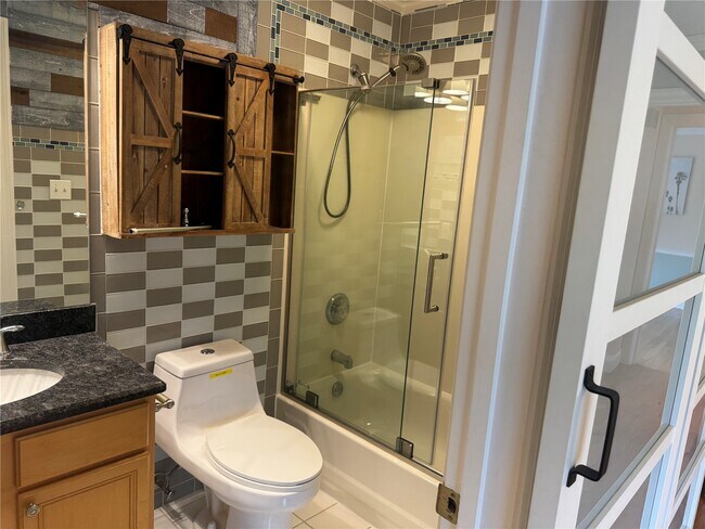 Building Photo - 14228 Manderleigh Woods Dr