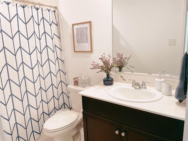 Building Photo - 136 Honeysuckle St