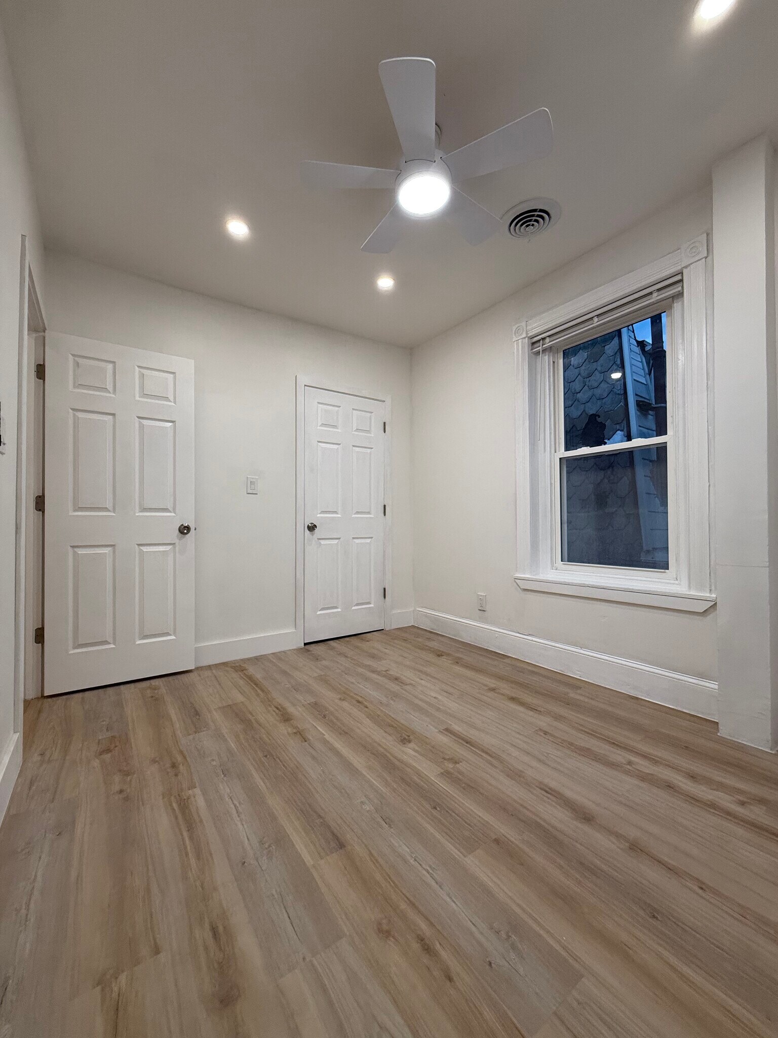 Bedroom - 5211 Ridge Ave