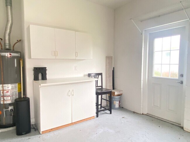 Building Photo - Three Bedroom Home In Gated 55+ Exclusive Community