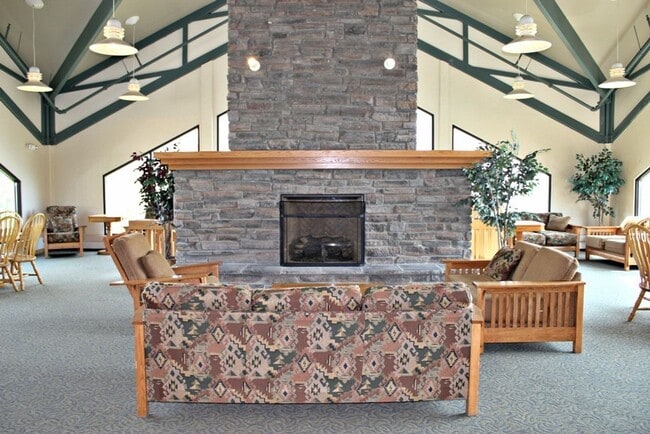 Building Photo - Treehouse Condo - Roomy 2 Bedroom + Loft/2...