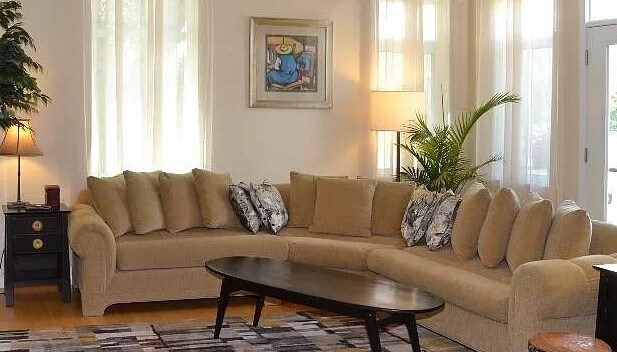 Living Room - 940 Kimbark St