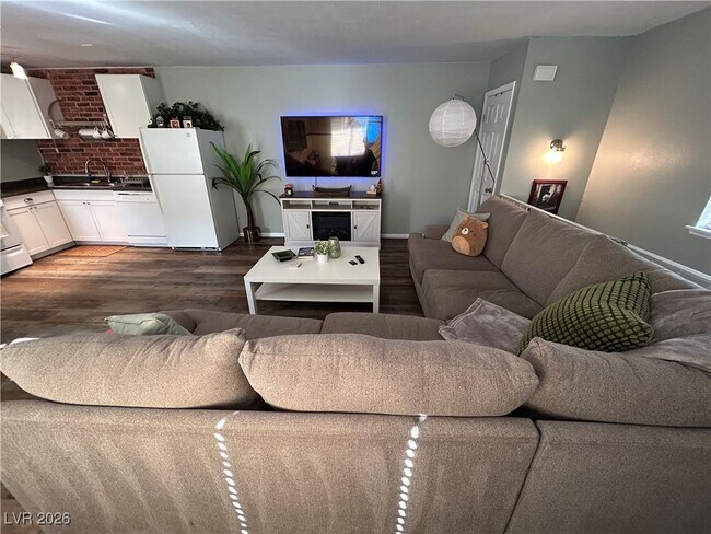 Building Photo - 1358 Lorilyn Ave