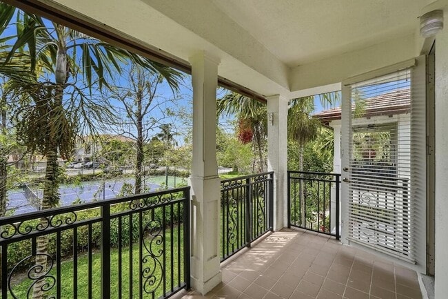 Building Photo - 4501 Mimosa Terrace