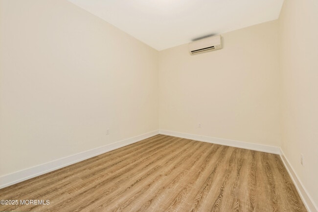 Building Photo - 700 Bangs Ave
