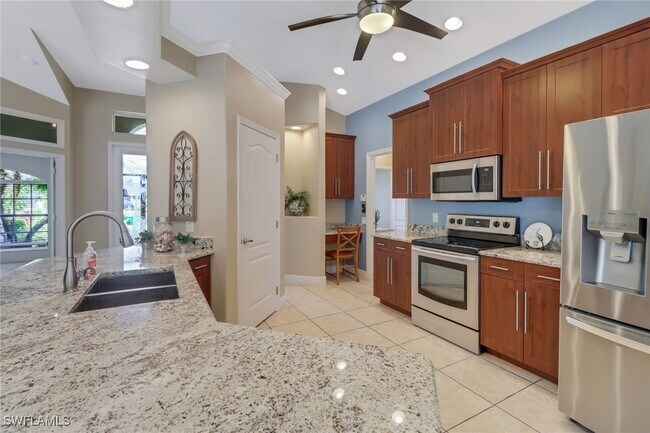 Building Photo - 2236 SW 27th St