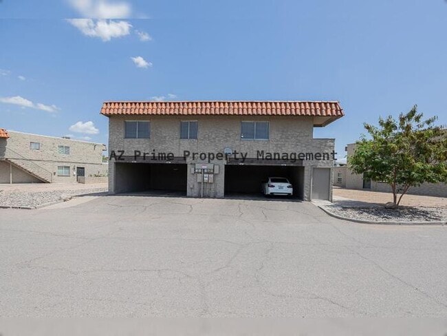 Building Photo - 4724 E Portland St
