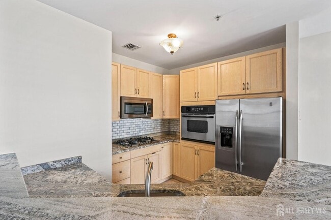Building Photo - 107 Brittany Ct