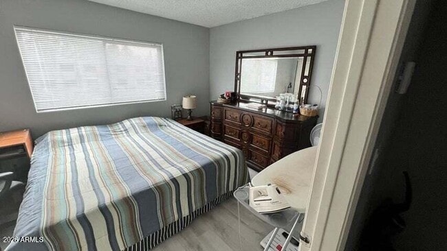 Building Photo - 1055 W 5th St