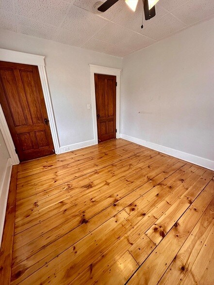 Building Photo - 11 Dupont St