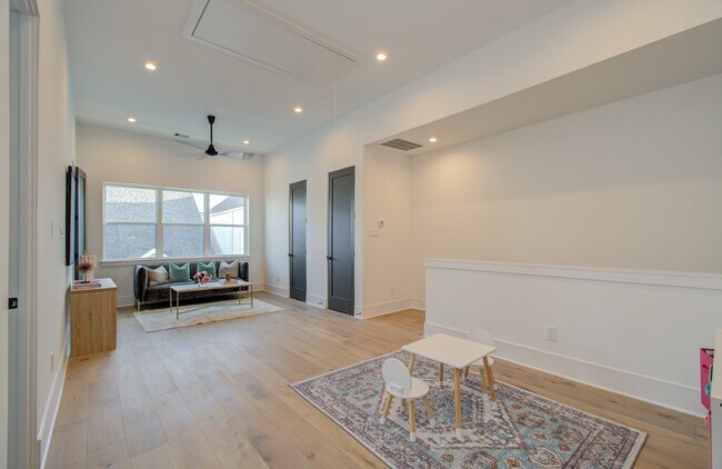 Building Photo - 1643 Bingle Rd