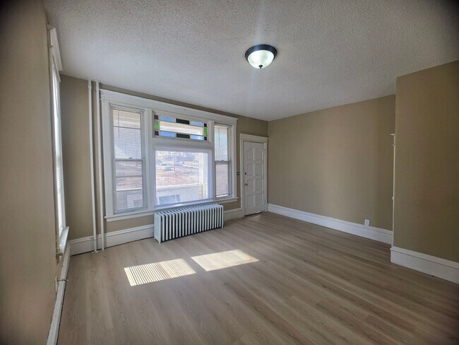 Building Photo - 1136 Edgerton St