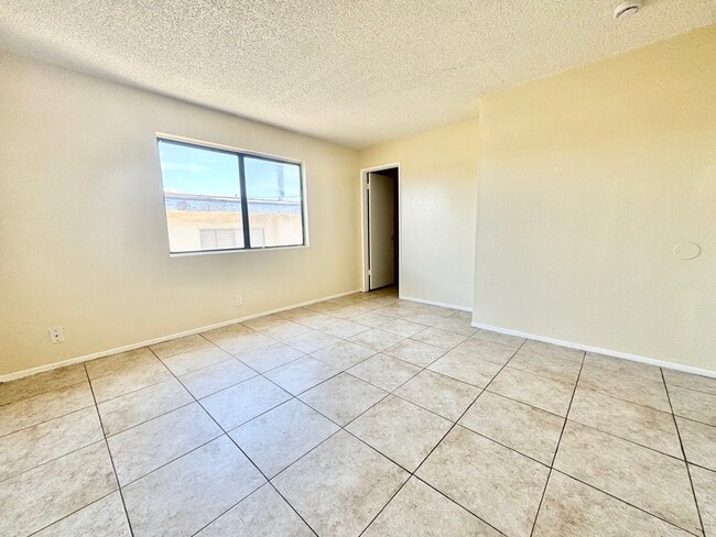 Building Photo - 4081 Rosecrans Ave