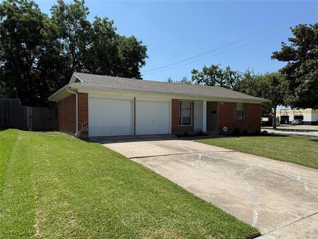 Building Photo - 3360 Caribbean Dr