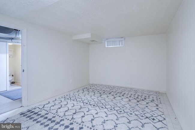 Building Photo - 2719 Albemarle Dr
