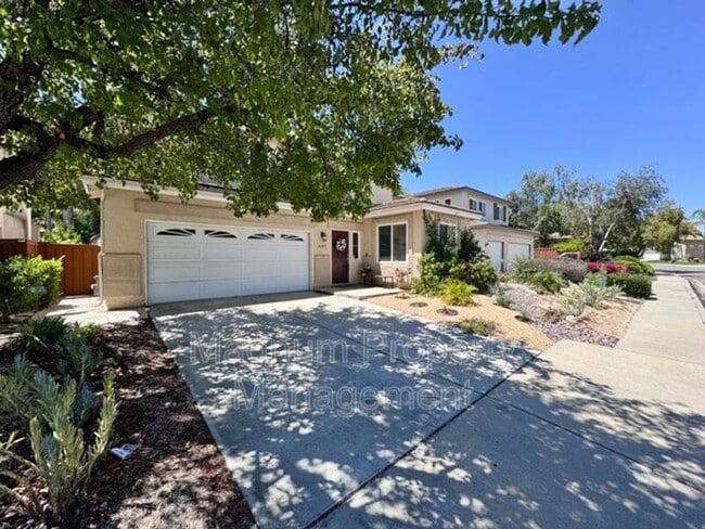 Building Photo - 30997 Oakhill Dr