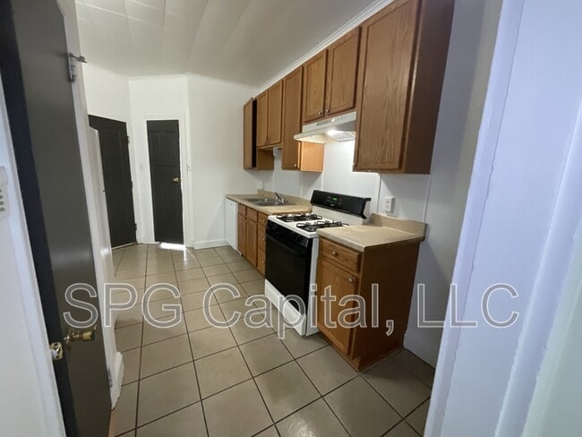 Building Photo - 284 W Jackson St