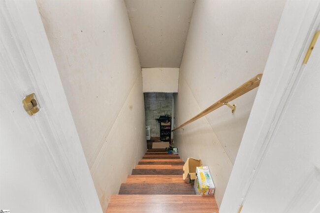 Building Photo - 154 S Lake Emory Dr