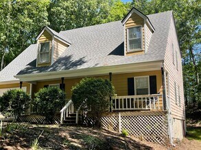 Building Photo - 3 BR 2 1/2 Bath home located off Mitchell ...