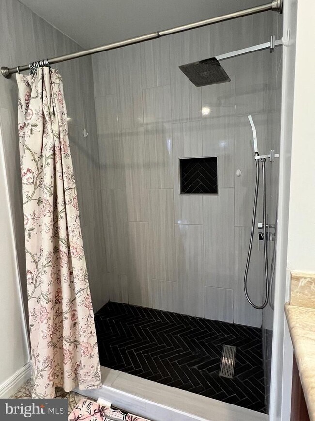 Building Photo - 1213 Perry William Dr