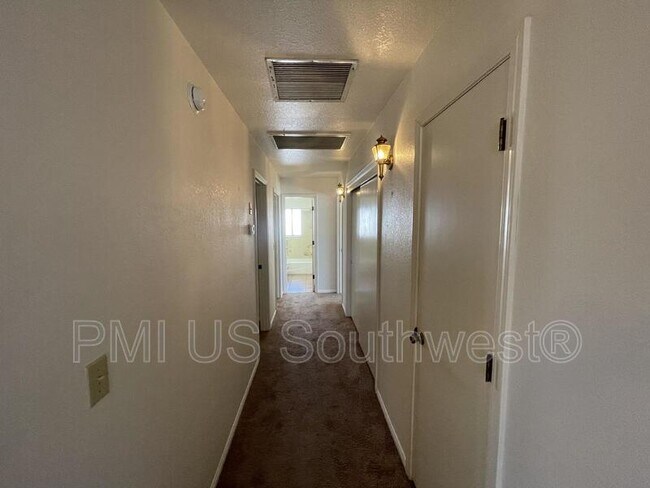 Building Photo - 3371 Sharon Ln