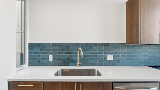 Building Photo - 207 Old Mountain Rd