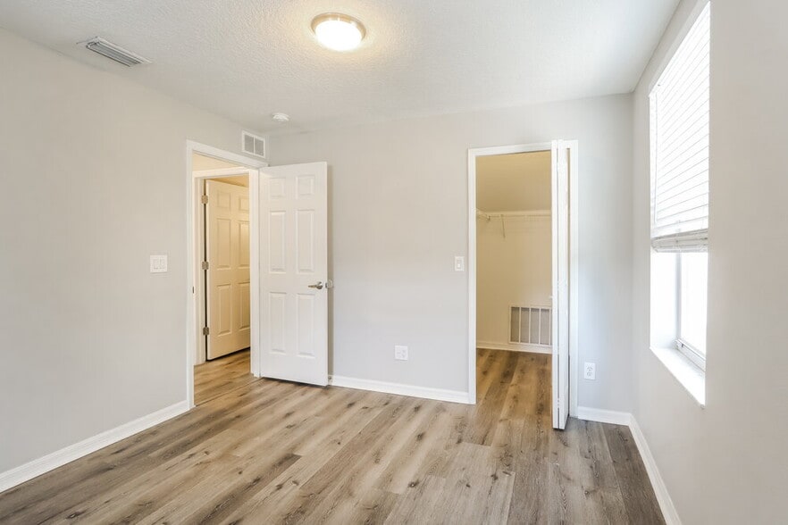 Building Photo - 8613 Hawbuck St