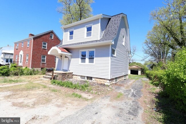 Building Photo - 5110 Kenwood Ave